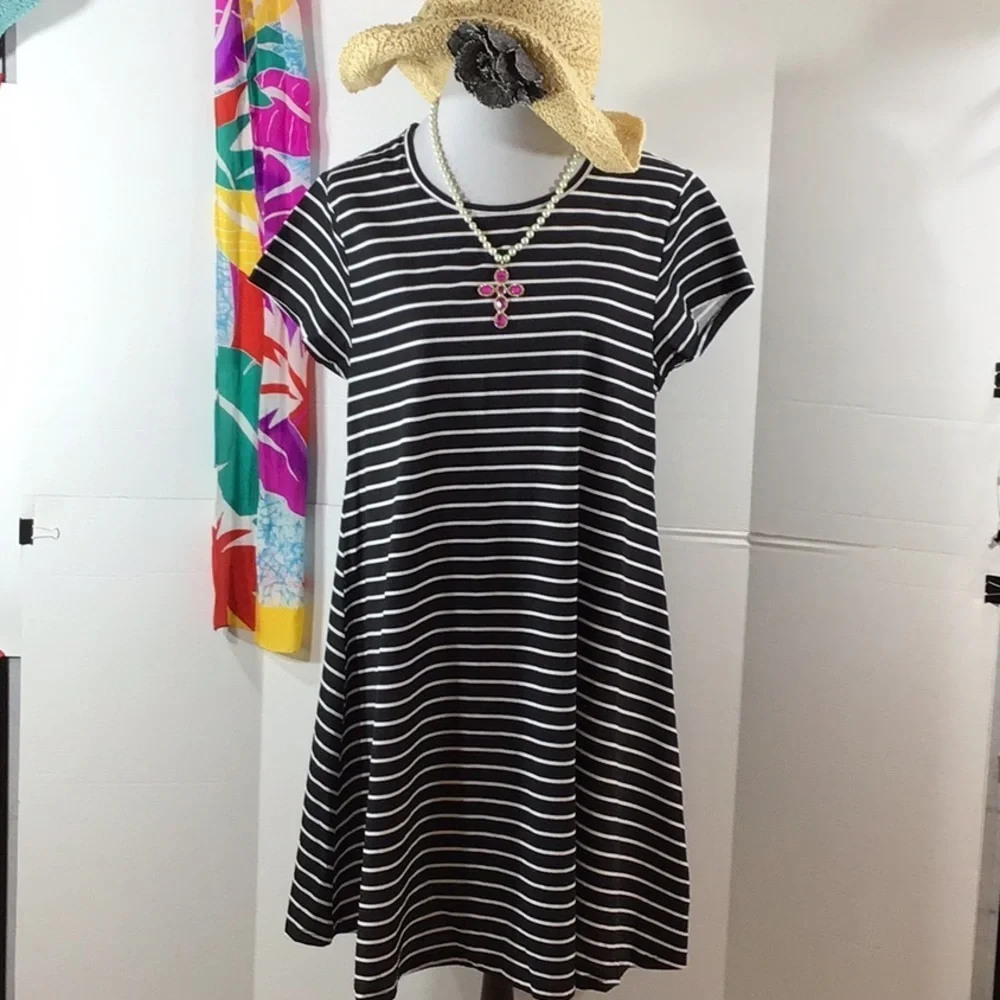 Bobbie Brooks b/w striped flared shift dress XL
